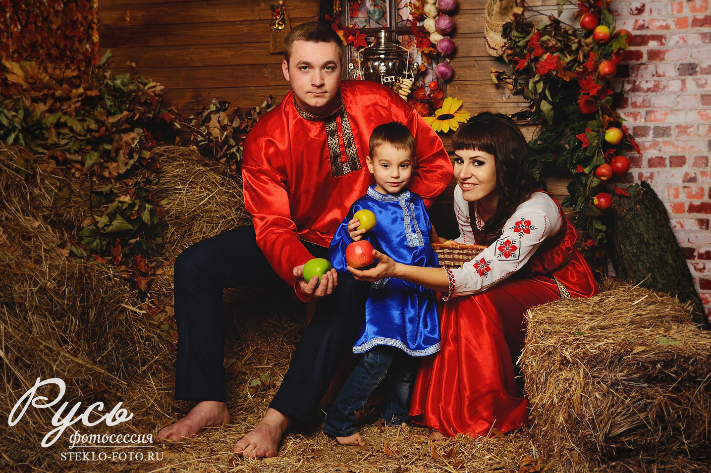 семейная фотосессия в русском стиле